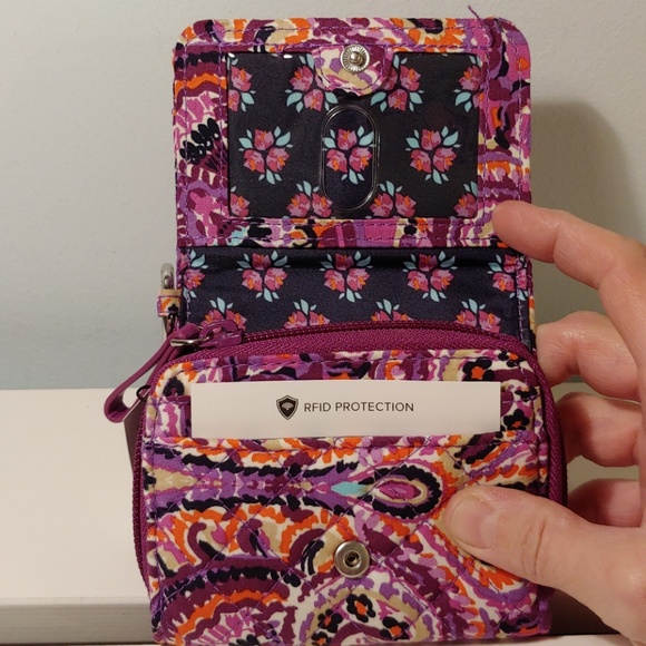 Vera Bradley Bags Nwt Vera Bradley Iconic Rfid Card Case Poshmark